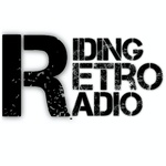 राइडिंग रेट्रो रेडियो